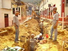 Obras de esgotamento sanitário têm início na Rua Paraná