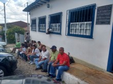 Pais enfrentam filas para garantir vaga de filhos em escola infantil