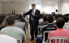 Palestra sobre empreendedorismo reúne mais de 400 pessoas