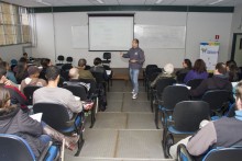 Parceria entre Prefeitura, Novelis e Instituto Esporte Educação beneficia professores de Educação física