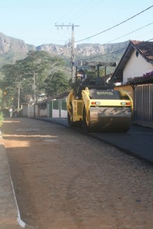 Pavimentação melhora a estrutura viária de Mariana
