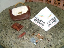 Polícia Militar recupera pertences roubados