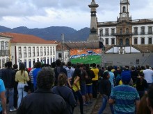 Praça Tiradentes é ponto de encontro nos jogos do Brasil
