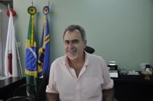 Prefeito Alex contesta oposição