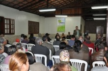 Prefeito Alex Salvador realiza encontro com moradores do bairro Santa Rita