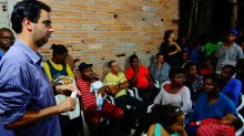 Prefeito define prioridades com os moradores do Bairro Santa Clara
