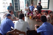 Prefeito e vice-prefeito recebem moradores do bairro São Cristóvão