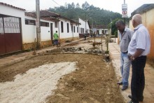 Prefeito José Leandro visita obras da Rua Washington Dias, na Barra