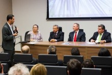 Prefeito participa de reunião em Brasília com o ministro do Meio Ambiente, Sarney Filho