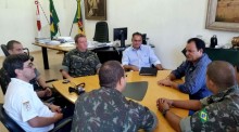 Prefeito recebe 4° Esquadrão de Cavalaria Mecanizada