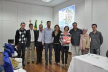 Prefeitura apresenta material didático da EJA