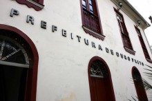 Prefeitura de Ouro Preto entrega certificado de qualificação aos servidores