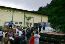 Prefeitura de Ouro Preto entrega cinco kits para vítimas da chuva