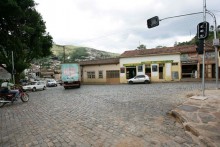 Prefeitura de Ouro Preto instala semáforos na Barra