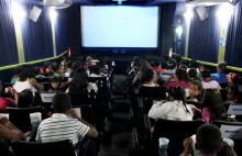 Prefeitura e Samarco levam cinema para mais perto da população
