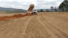 Prefeitura inicia nova etapa na construção do Campo Municipal do bairro Cabanas