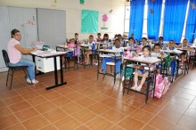 Profissionais do magistério de Itabirito recebem benefício