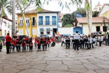 Projeto Banda na Praça reúne moradores e turistas na Praça Gomes Freire (Jardim)