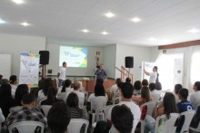 Projeto de Formação Continuada de Professores das Redes Públicas entrega certificados