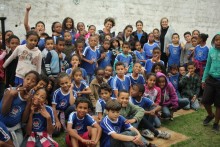 Projeto Timbalê abre biblioteca no bairro Padre Faria