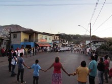 Protesto paralisa MG-262