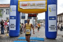 Prova dos 12 atrai centenas de atletas