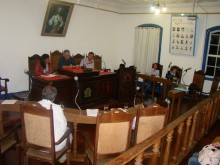 Reuniões esvaziadas