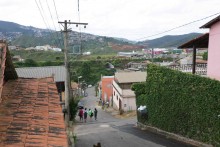 Rua Eli Coelho Neto comemora asfalto