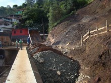 Secretaria de Obras segue recuperação da rua 13 de Maio