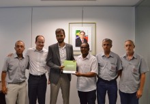Secretário de Estado recebe representantes para tratar da volta da Samarco