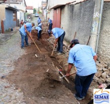 SEMAE em ação: equipe realiza substituição de rede de água no bairro Dores em Ouro Preto