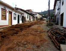 Substituição de rede de água na Barão do Ouro Branco prevê melhorias no abastecimento