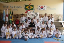 Taekwondo reúne famílias cachoeirenses