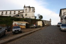Trailers de lanches começam a ser retirados do Centro Histórico de Ouro Preto