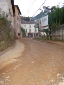 Trânsito é liberado na rua Tomé Vasconcelos