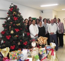 Unimed Inconfidentes participa da ação solidária “Papai Noel dos Correios”