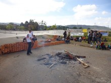 Universitários se manifestam contra condução da greve dos servidores da Ufop