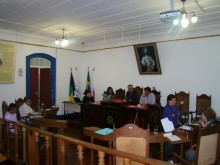 Vereadores propõem aumento salarial