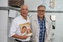 Zé Leandro visita Fundação Sorria