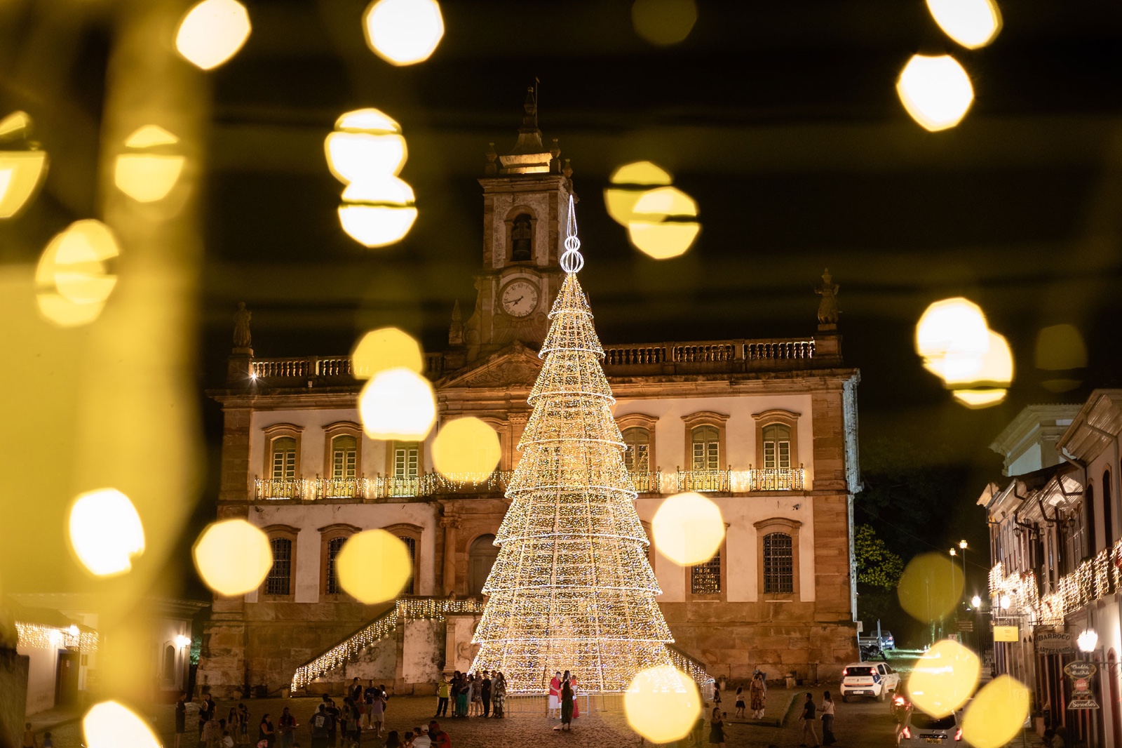 Em sua quarta semana, Natal de Ouro Preto segue encantando moradores e turistas com a magia natalina