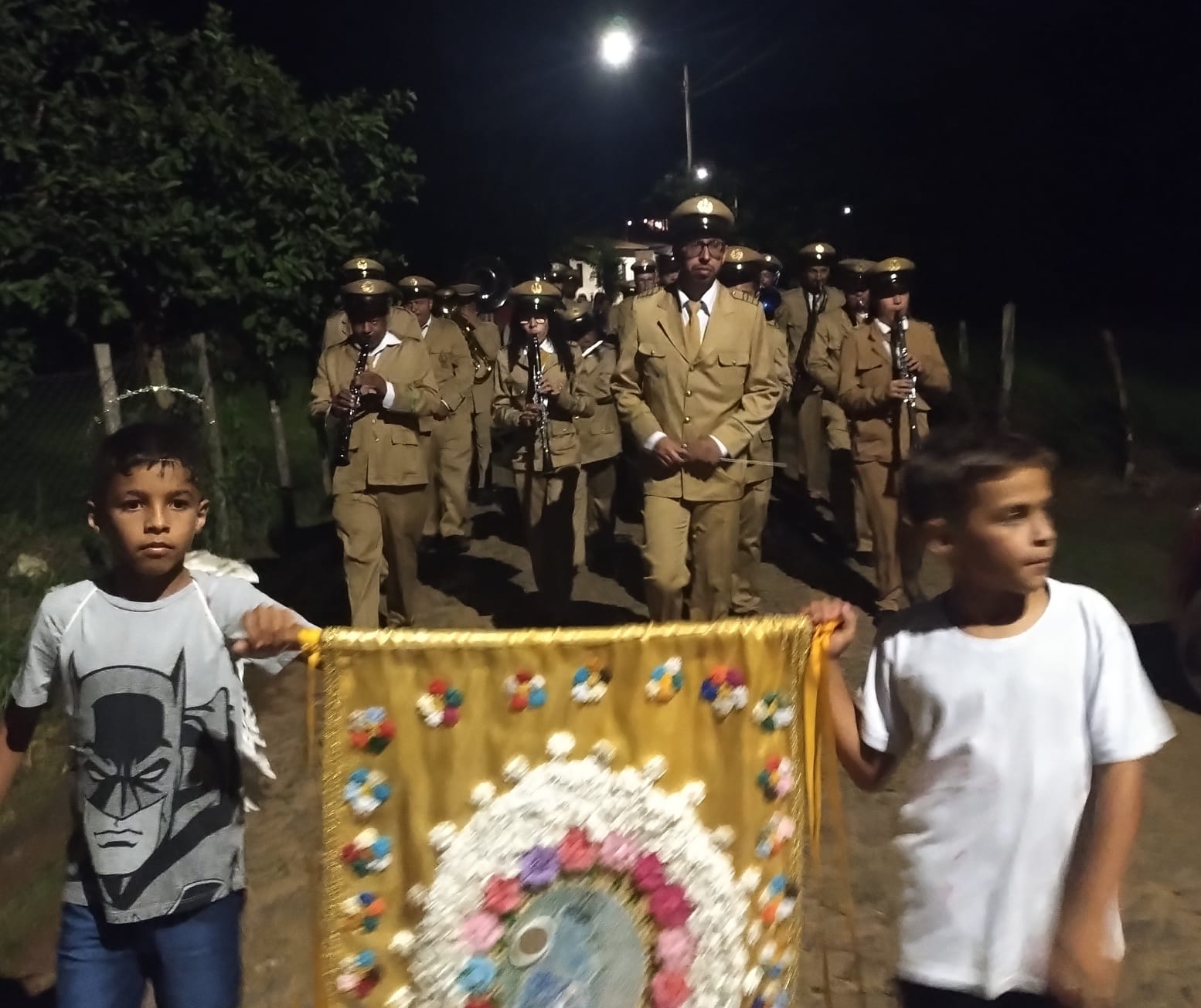 Distrito de Ouro Preto volta a iluminar fé e arte com seu presépio comunitário