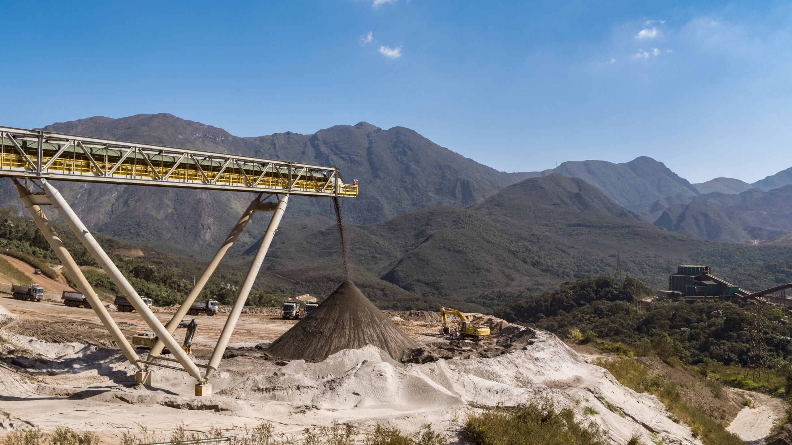 Samarco dobra capacidade produtiva instalada para avançar na produção de pelotas e finos de minério de ferro em 2025