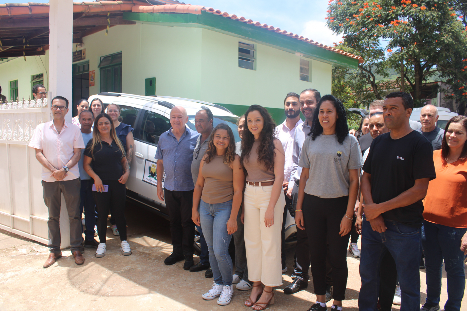 Programa Saúde da Família de Santa Rita de Ouro Preto recebe novo veículo