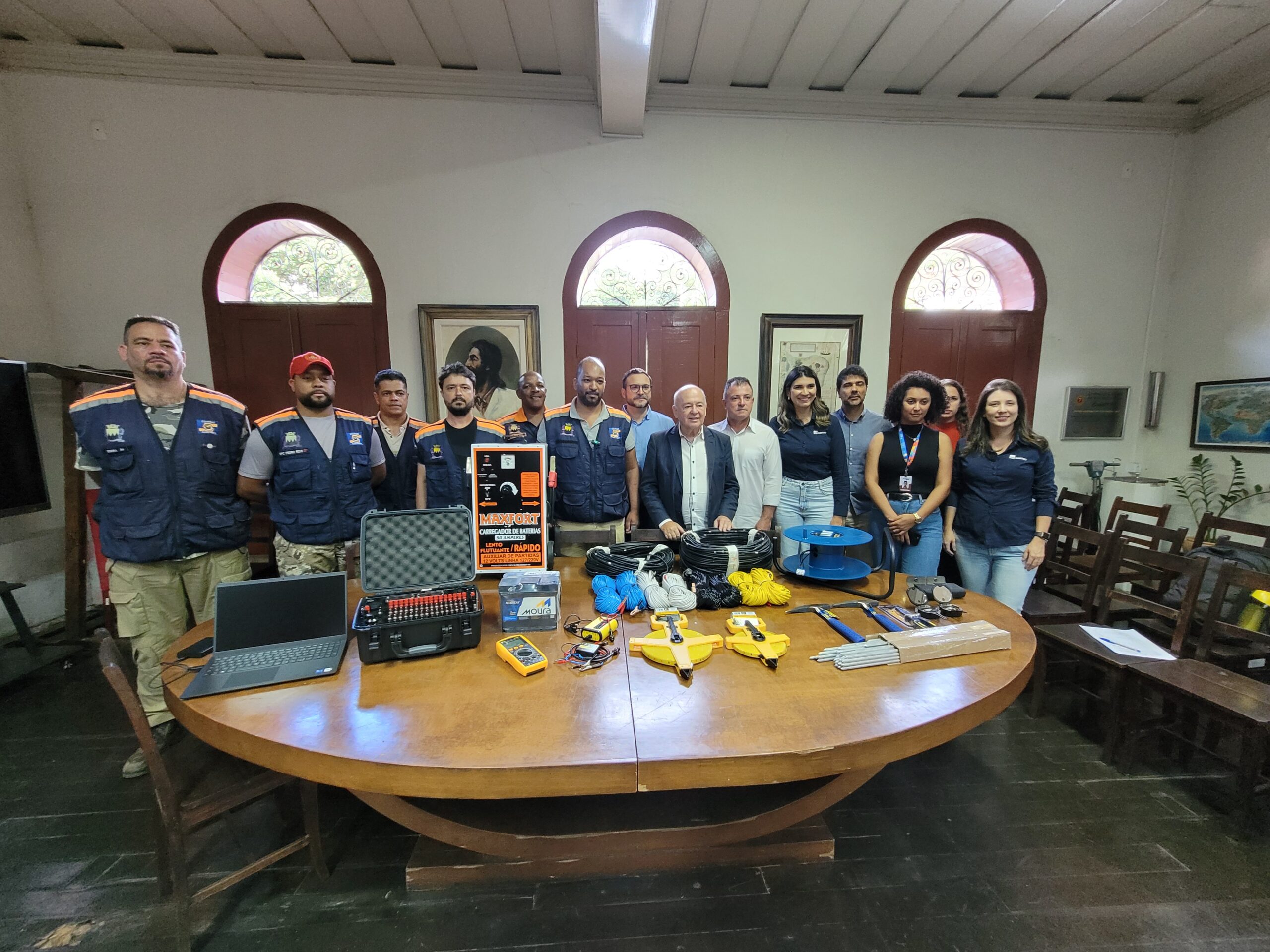 Defesa Civil de Ouro Preto recebe doação de equipamentos pela Gerdau