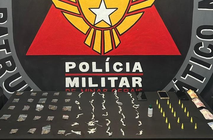 Operação de rotina da Polícia Militar em Itabirito acaba com apreensão de jovens com drogas e celular roubado