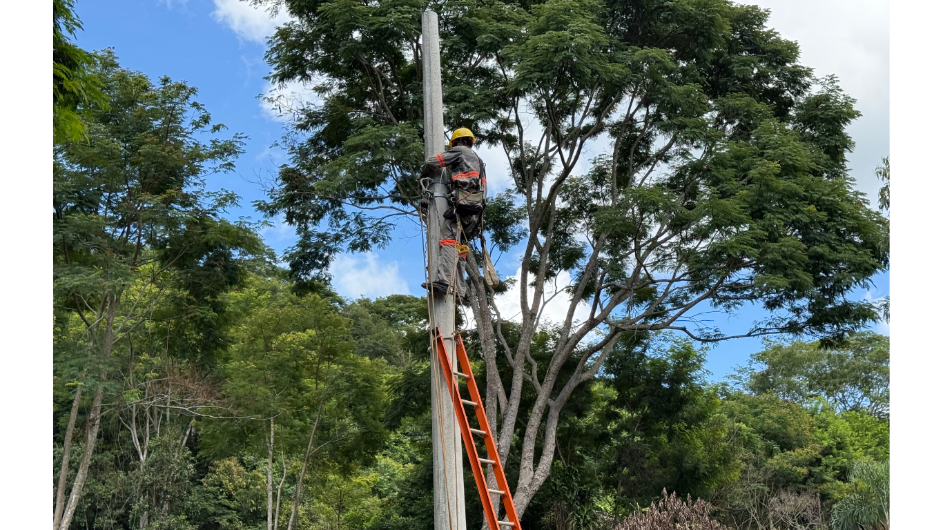 Prefeitura de Mariana amplia rede elétrica e reforça iluminação pública na Vila Santa Efigênia