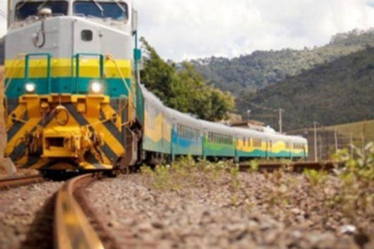 Trem de passageiros inicia operações