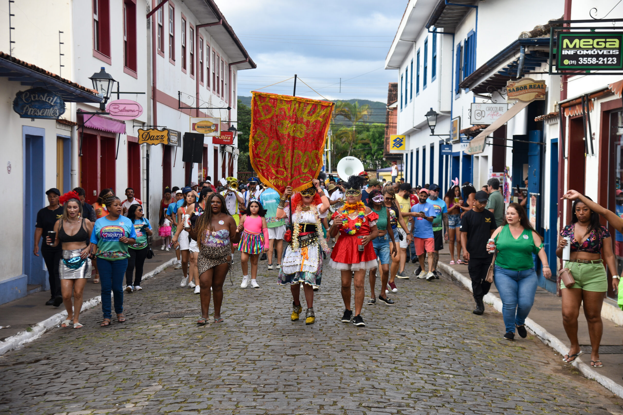 Banda dos Farrapos: a tradição e modernidade da folia marianense