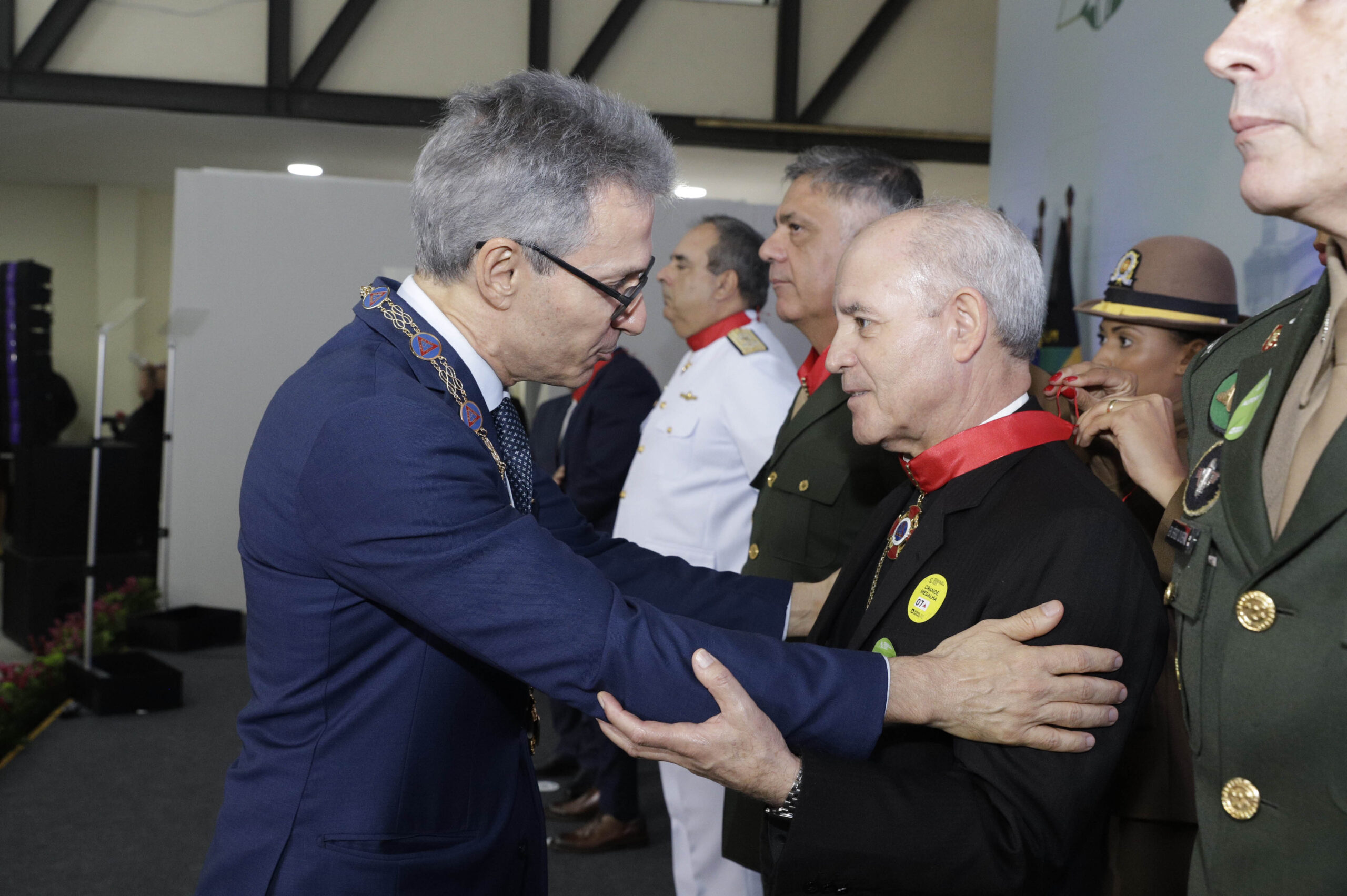 Arcebispo da Arquidiocese de Mariana recebe Medalha da Inconfidência