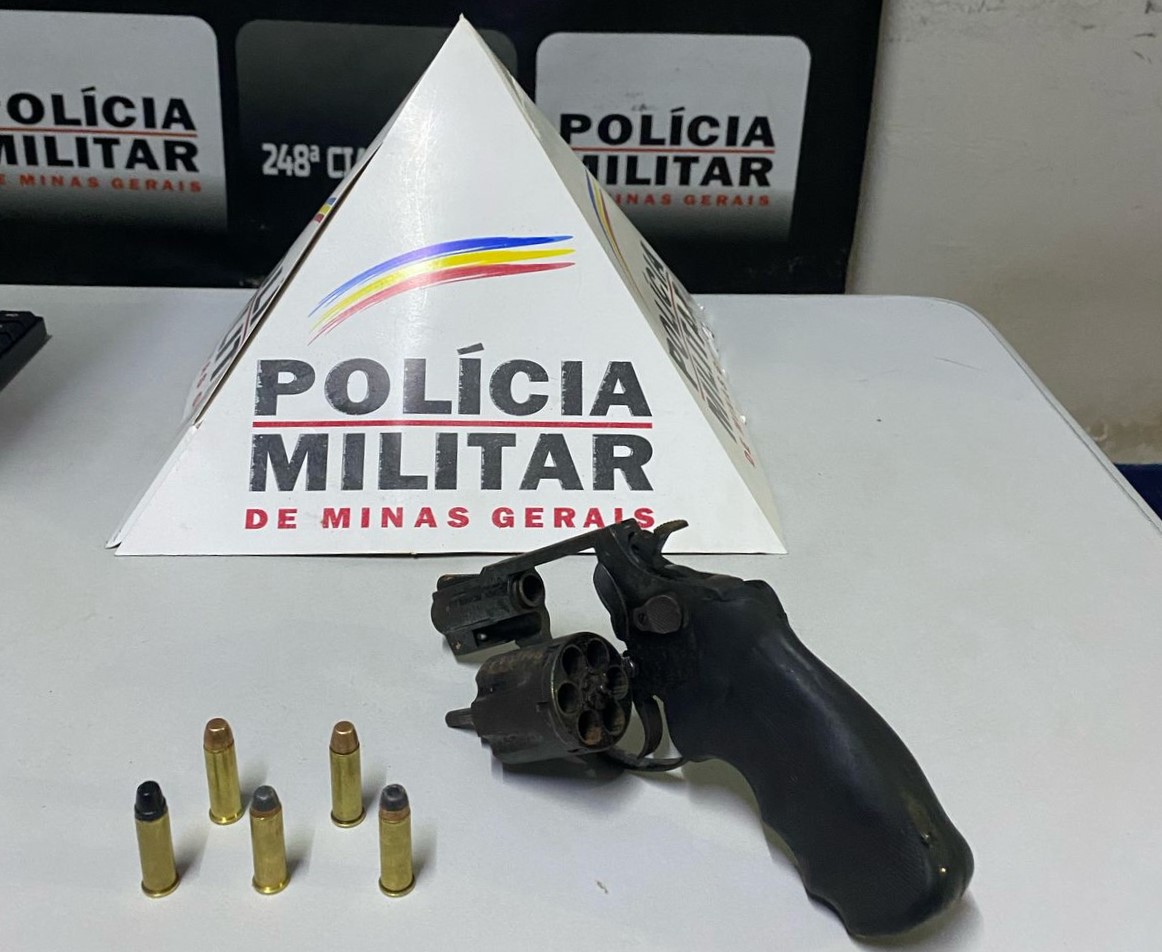 Arma de fogo é apreendida pela Polícia Militar em bairro de Ouro Preto
